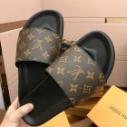 Louis Vuitton Men's Slippers 481