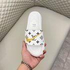 Louis Vuitton Men's Slippers 611