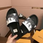 Louis Vuitton Men's Slippers 526