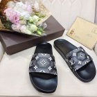 Louis Vuitton Men's Slippers 215