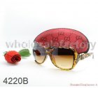 Gucci Normal Quality Sunglasses 705