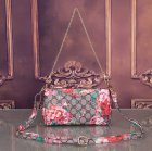 Gucci Normal Quality Handbags 825