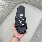 Louis Vuitton Men's Slippers 610