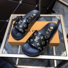 Louis Vuitton Men's Slippers 618