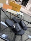 Louis Vuitton Men's Slippers 122