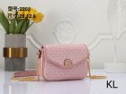 MICHAEL KORS Normal Quality Handbags 157