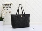 Gucci Normal Quality Handbags 593