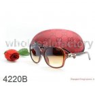 Gucci Normal Quality Sunglasses 810