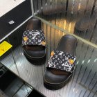 Louis Vuitton Men's Slippers 280