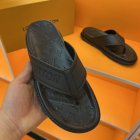 Louis Vuitton Men's Slippers 38