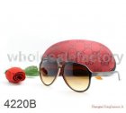 Gucci Normal Quality Sunglasses 817