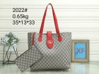 Gucci Normal Quality Handbags 371