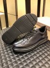 Louis Vuitton Men's shoes 555