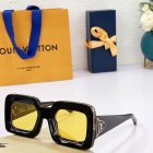 Louis Vuitton High Quality Sunglasses 5463