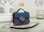 Gucci Normal Quality Handbags 527