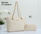 MICHAEL KORS Normal Quality Handbags 124