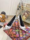 Louis Vuitton Women's Shoes 1011