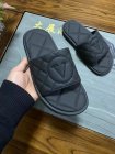 Louis Vuitton Men's Slippers 483