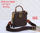 Louis Vuitton Normal Quality Handbags 988