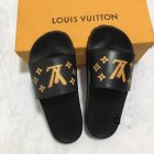 Louis Vuitton Men's Slippers 258